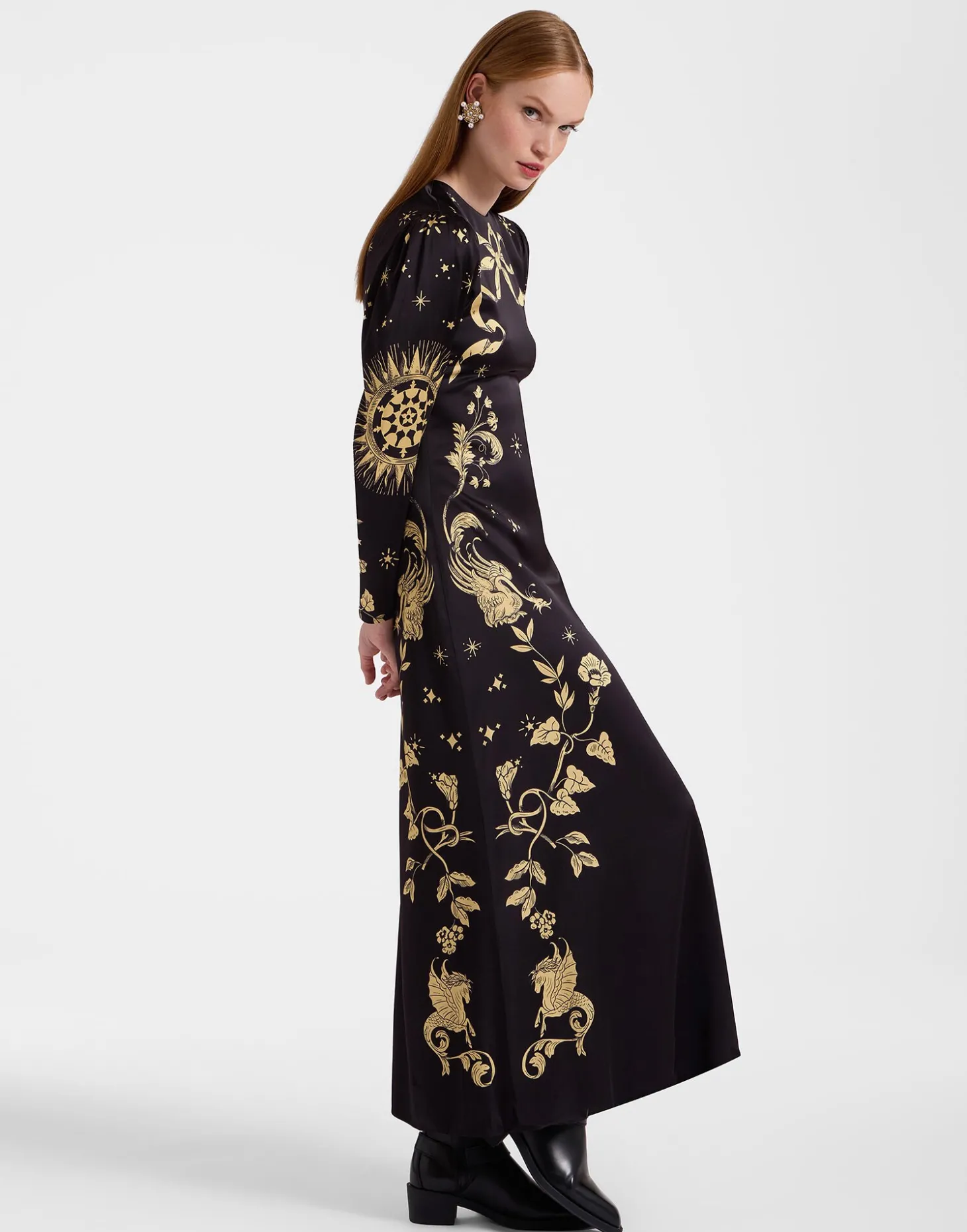 Clingy Swing DressBoboli Placée Black in Stretch Satin