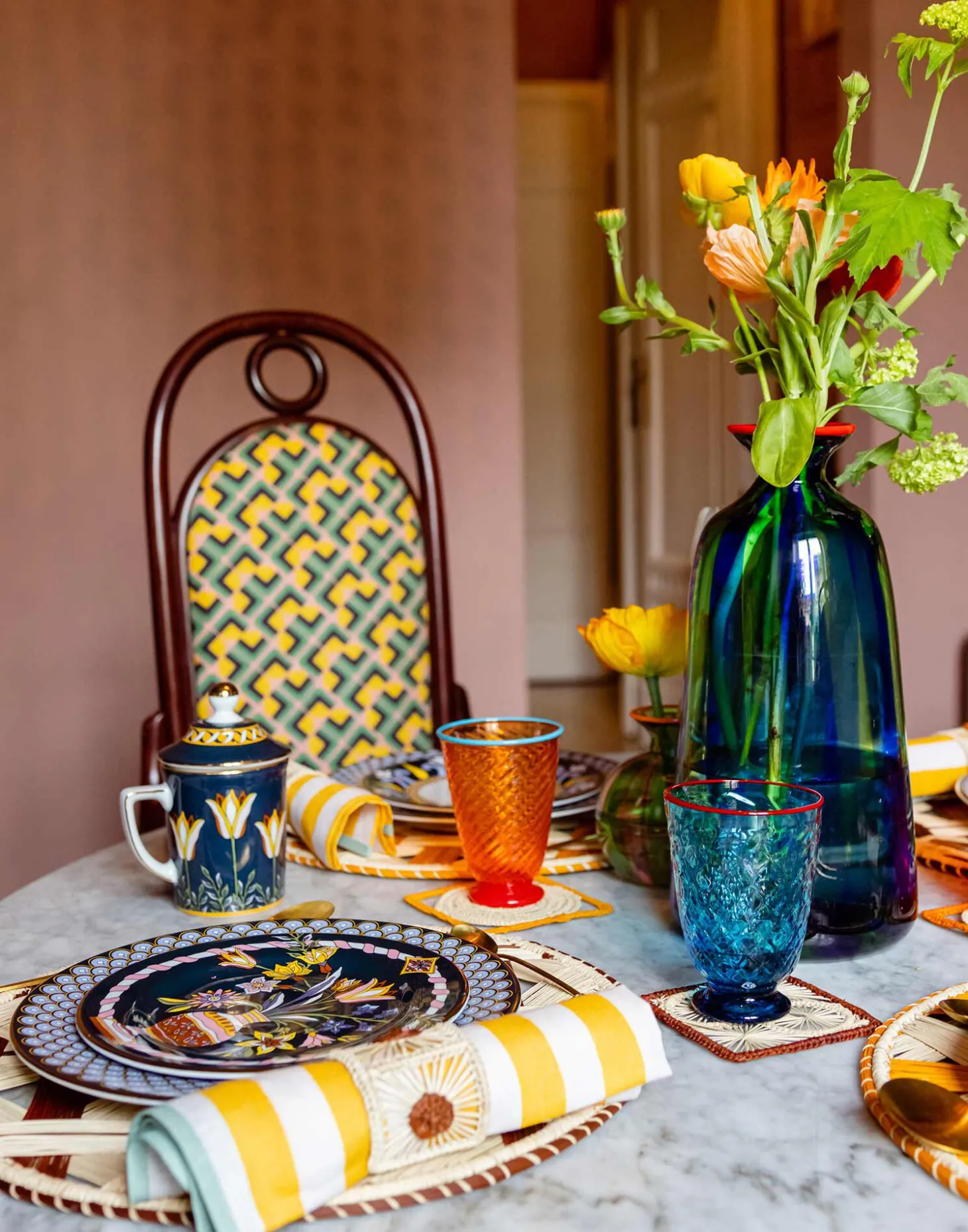 Lidded MugTyrrhenia Tulyps in Porcelain