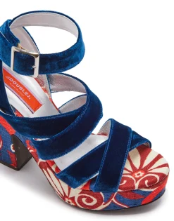 Medal WedgeMoonflower Navy in Shot Cotton