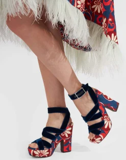 Medal WedgeMoonflower Navy in Shot Cotton