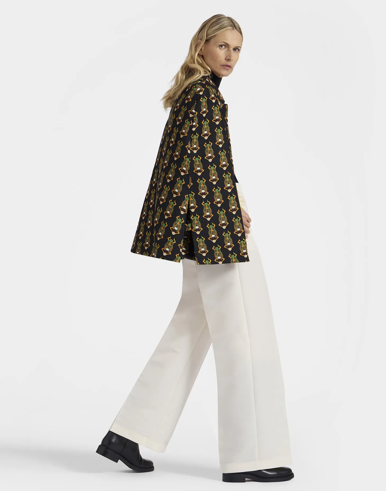 Milano Mini CapeScarab Black in Cady Wool