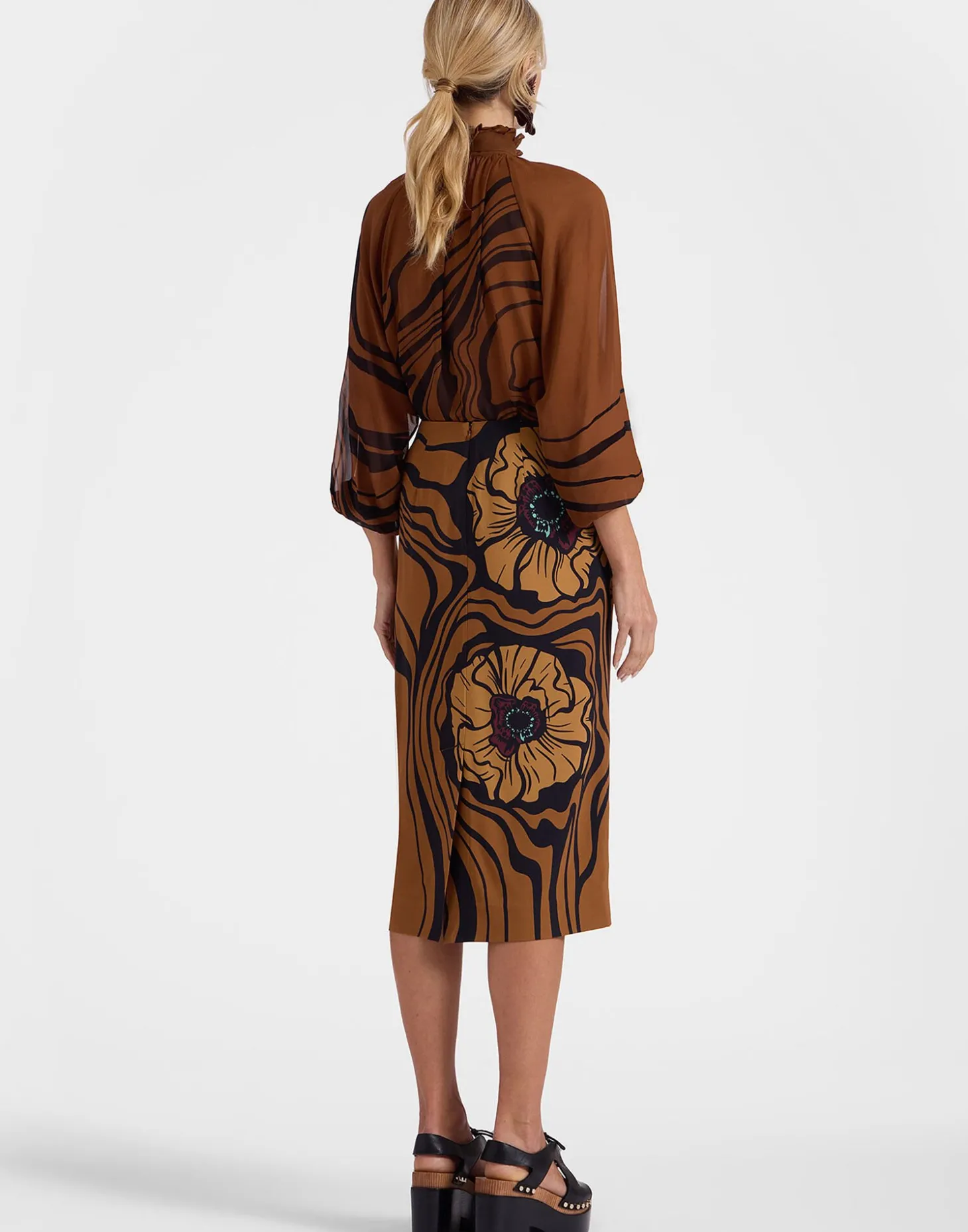 Pencil SkirtBig Blooms Placée Brown in Envers Satin