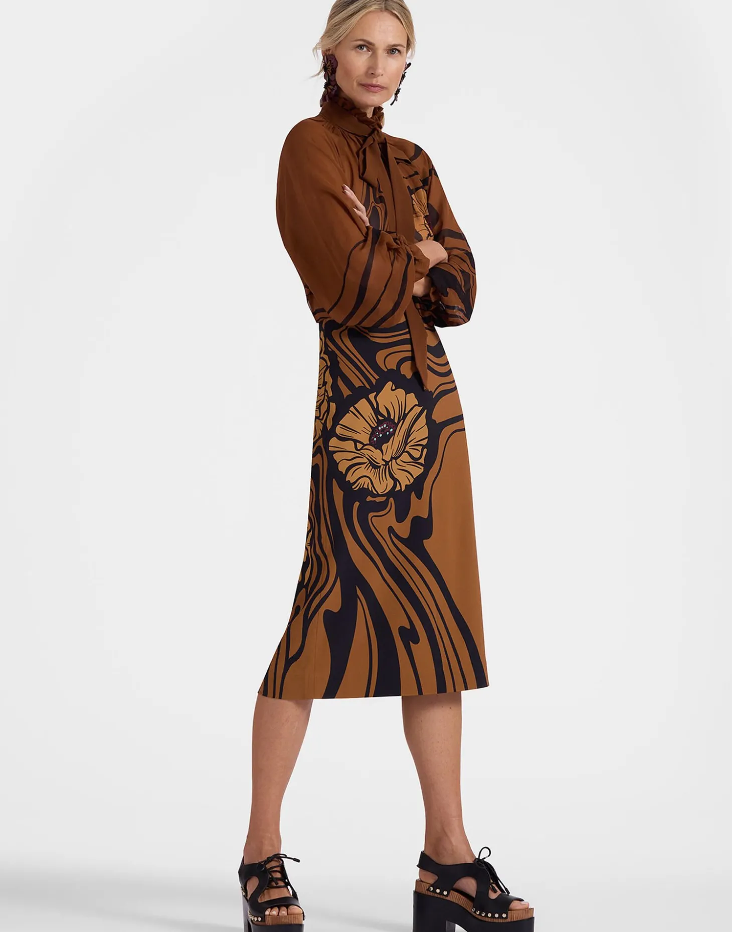 Pencil SkirtBig Blooms Placée Brown in Envers Satin