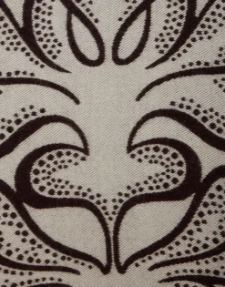 PonchoHerald Cream in Herald Chin&eacute;