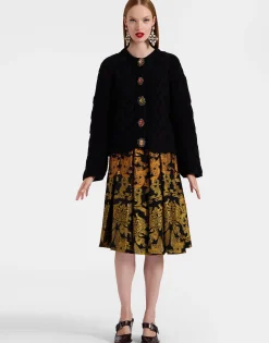 Portrait CardiganSolid Black in Chunky Wool