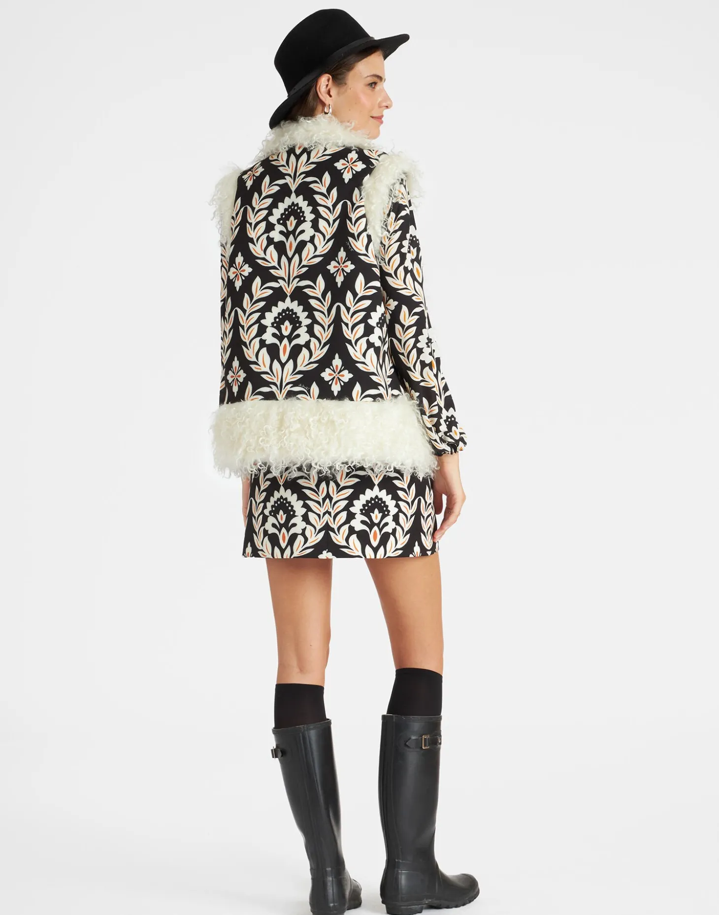 Sleeveless Folk JacketGhirlanda Black in Compact Jersey