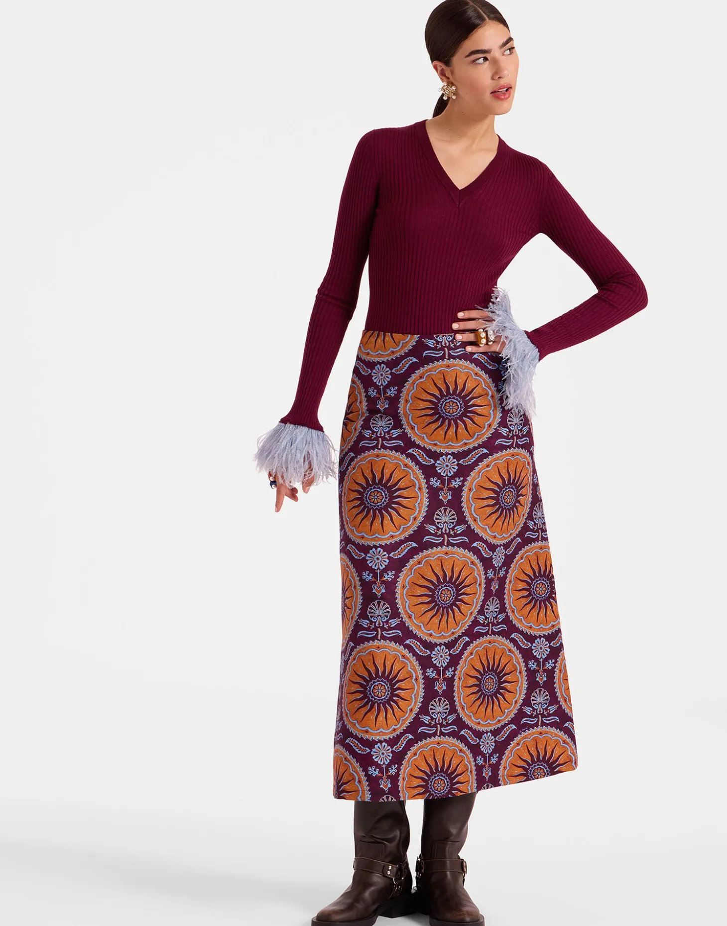 V-Neck High Kick TopSolid Burgandy in Ribbed Silk Cashmere With Feathers