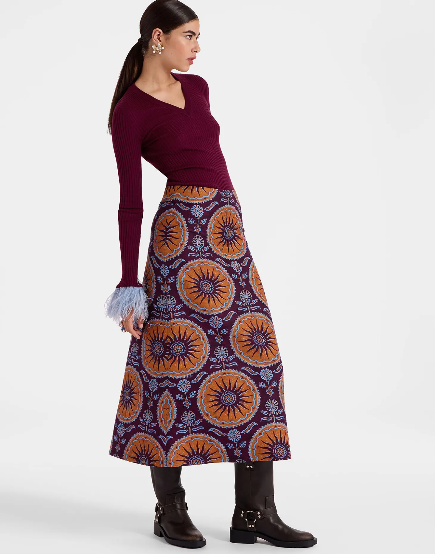 V-Neck High Kick TopSolid Burgandy in Ribbed Silk Cashmere With Feathers